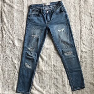 Light wash destroyed boyfriend Denim